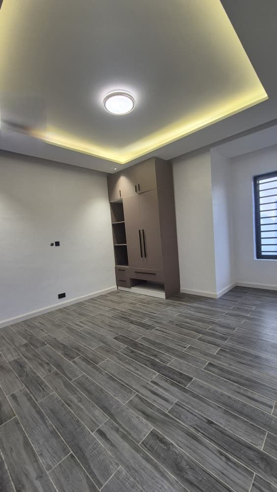 5-bedroom fully detached duplex with a room Bq, cinema /  650m / Adeniyi Jones 3