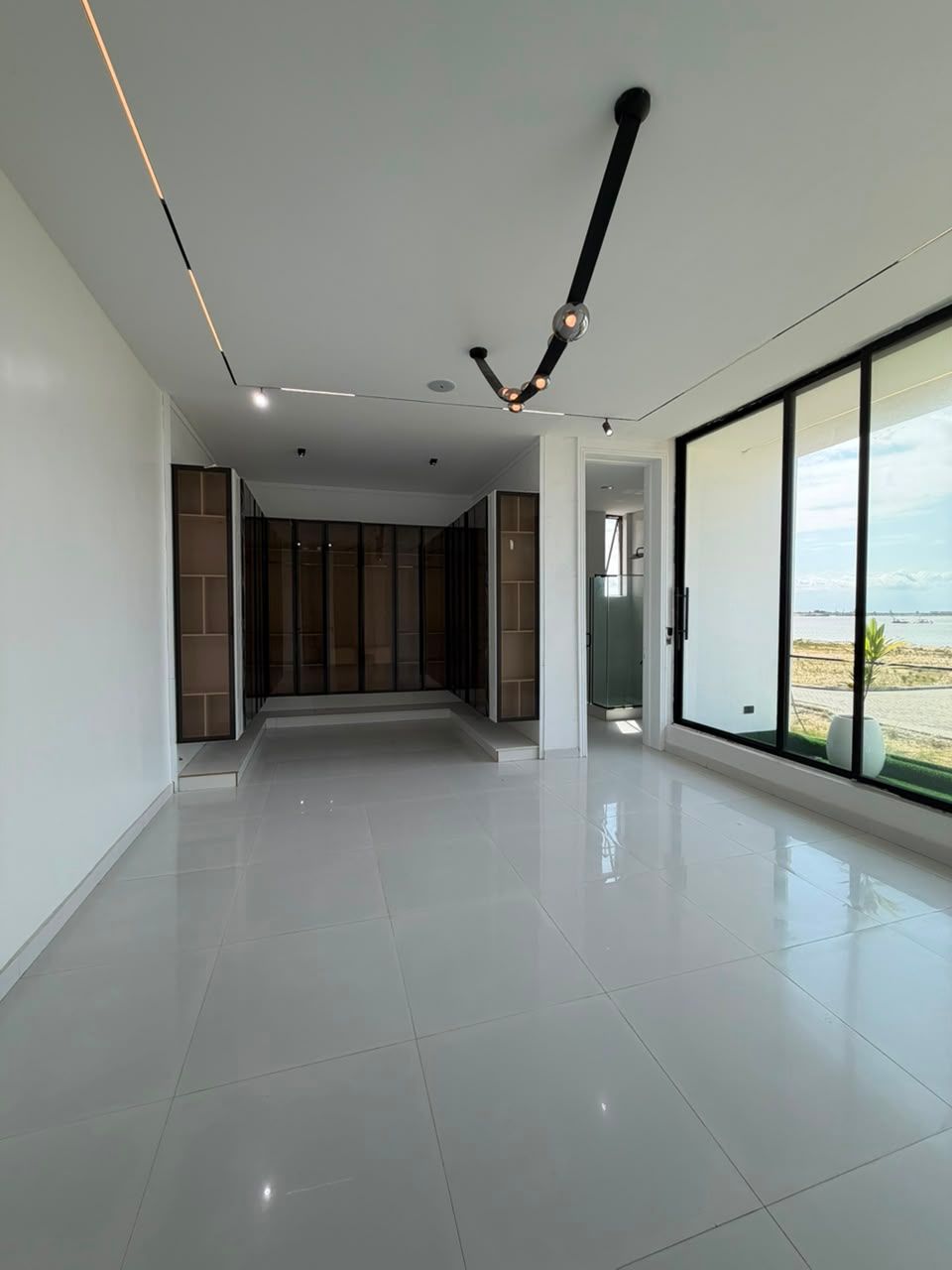 CONTEMPORARY 5BEDROOM SPACIOUS MANSION, WITH SWIMMING POOL, CINEMA, GYM, ROOFTOP TERRACE, OFFICE SPACE, BQ, AND SO MUCH MORE 11