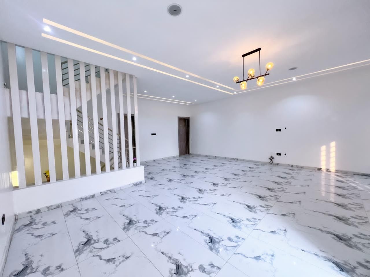 Lekki Phase  1 Proper , 4 bedrooms terraces with a private compound 23
