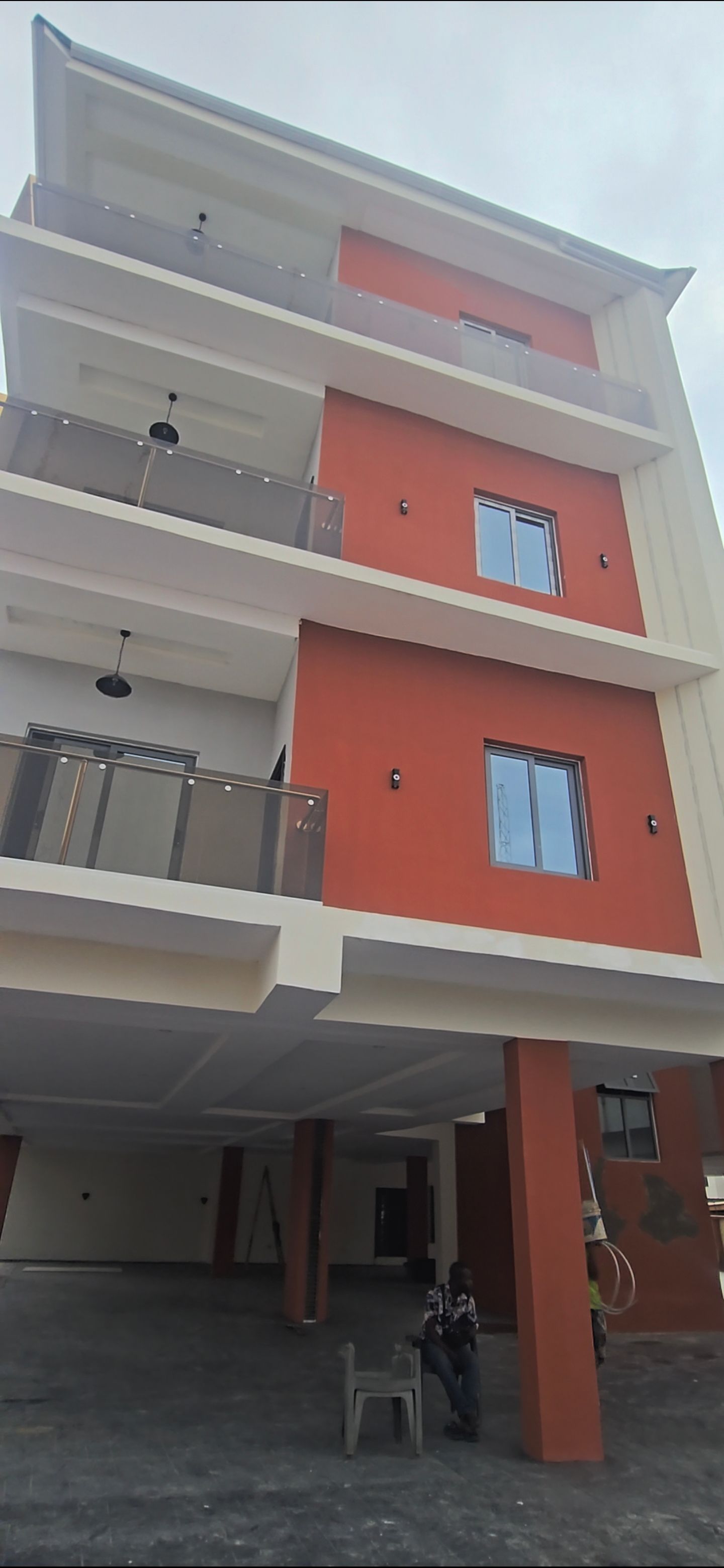 4-Bedroom Apartments / Bq  / Ikeja Gra  / 500M 4