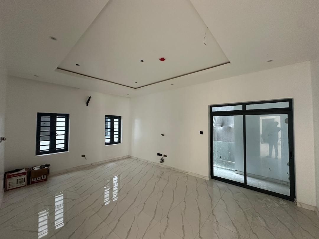 Lekki Phase 1  A 3 bedroom flat + BQ on the 5th floor of a fully serviced 6