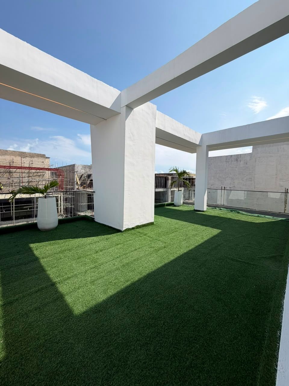 CONTEMPORARY 5BEDROOM SPACIOUS MANSION, WITH SWIMMING POOL, CINEMA, GYM, ROOFTOP TERRACE, OFFICE SPACE, BQ, AND SO MUCH MORE 3