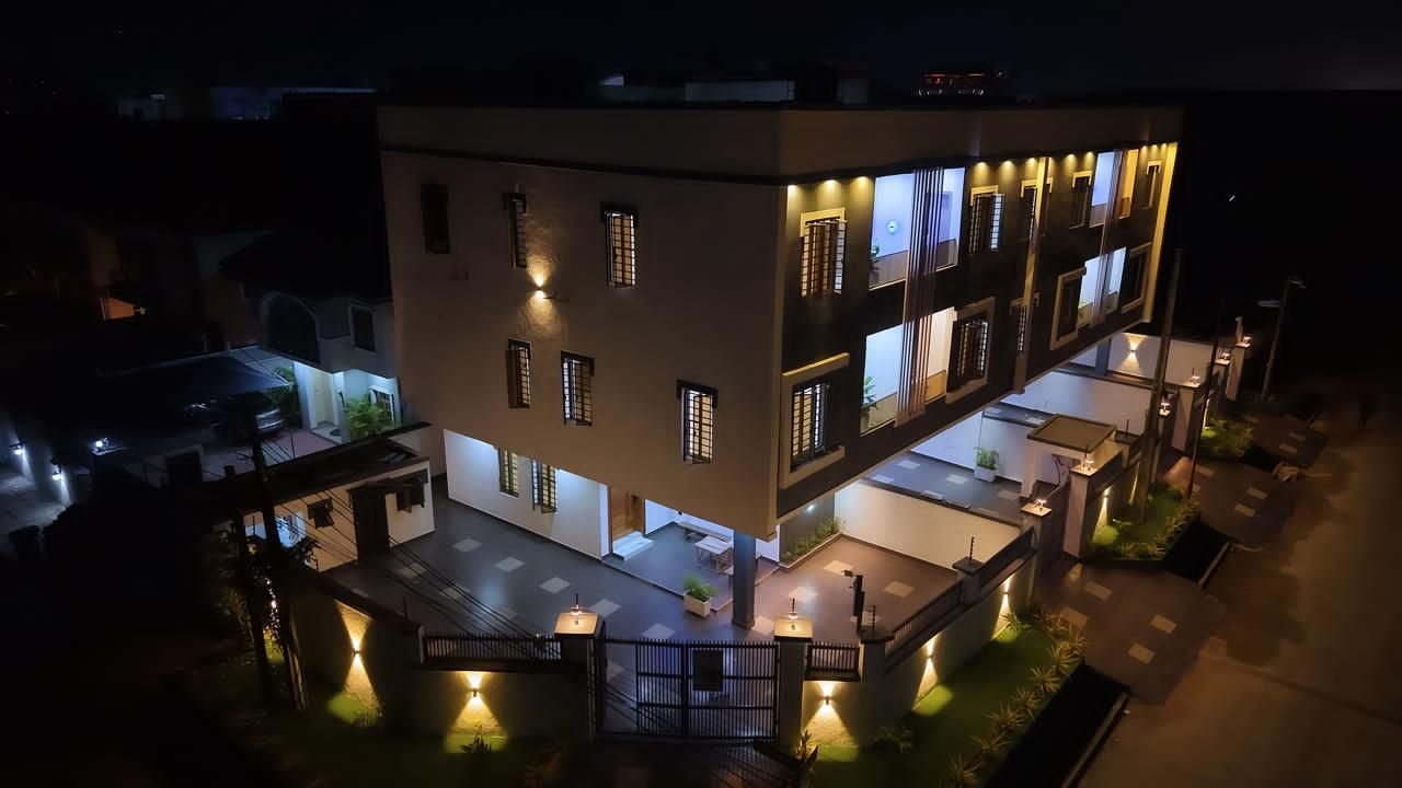 Lekki Phase  1 Proper , 4 bedrooms terraces with a private compound 6