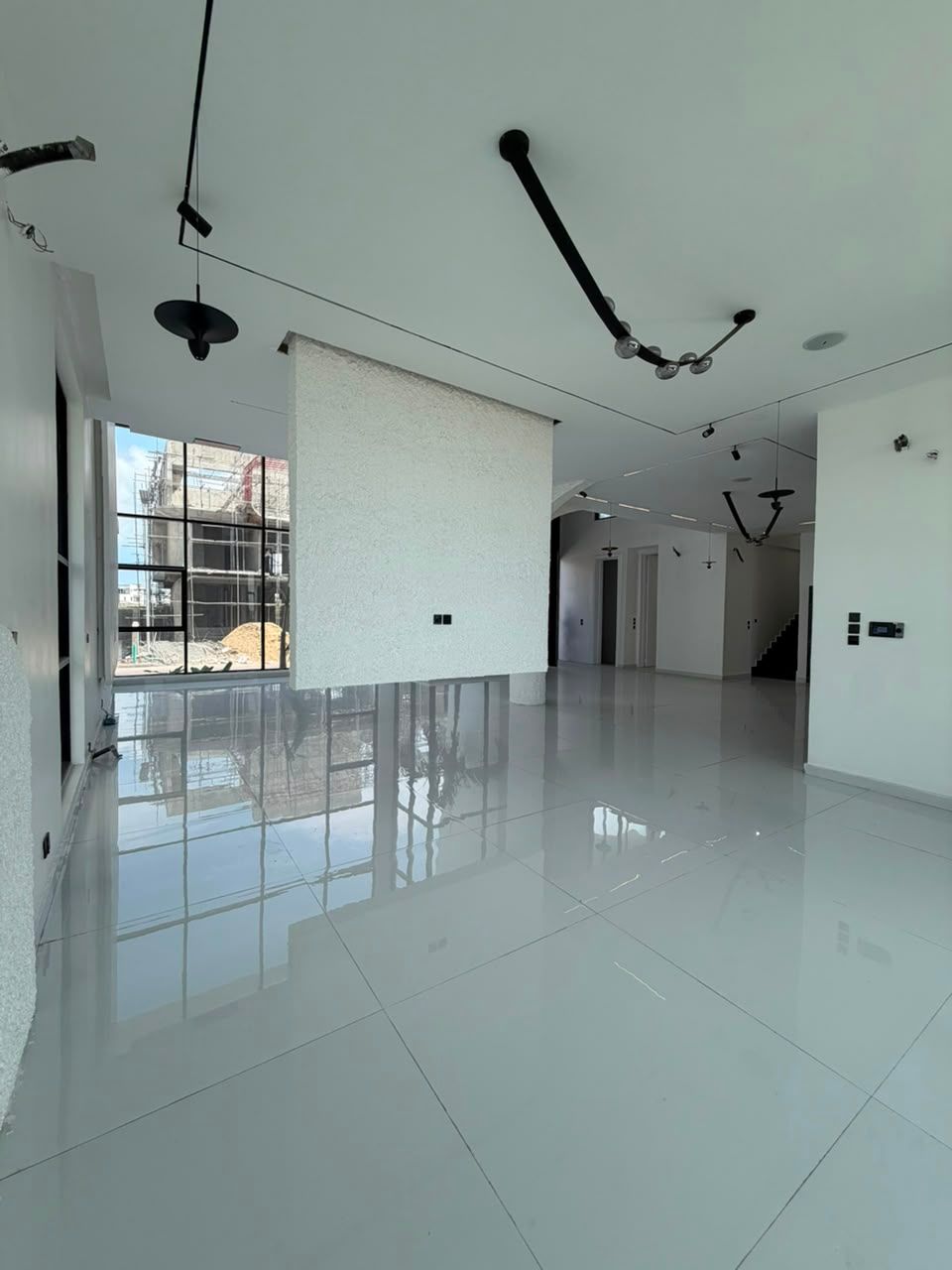 CONTEMPORARY 5BEDROOM SPACIOUS MANSION, WITH SWIMMING POOL, CINEMA, GYM, ROOFTOP TERRACE, OFFICE SPACE, BQ, AND SO MUCH MORE 5