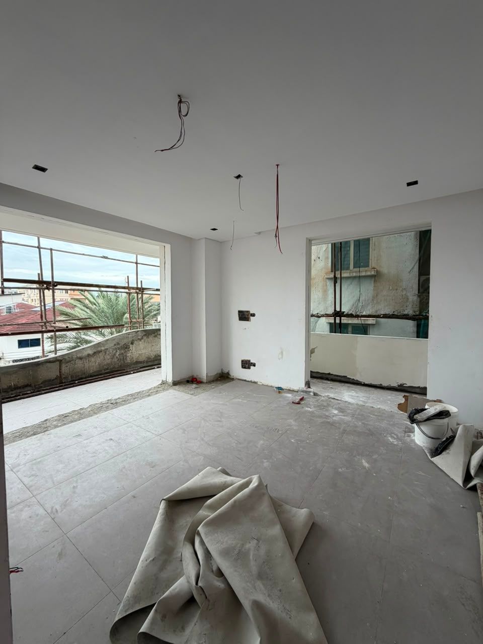 3 BED APARTMENT | ONIRU, VI | N700M 2 Bedroom Apartment plus bq: N500M 3 Bedroom Apartment plus bq: N700M Contact us to secure this property at best price. Features: Maisonette | Secured Area | Living Room | All Rooms En-suite | | Fitted Kitchen | Gas burner | Oven | Heat Extractor | Water heater | Walk-in Closet | Walk-In Shower | Spacious Rooms | Elevator | Swimming Pool | BQ | Laundry Room | Terrace 23
