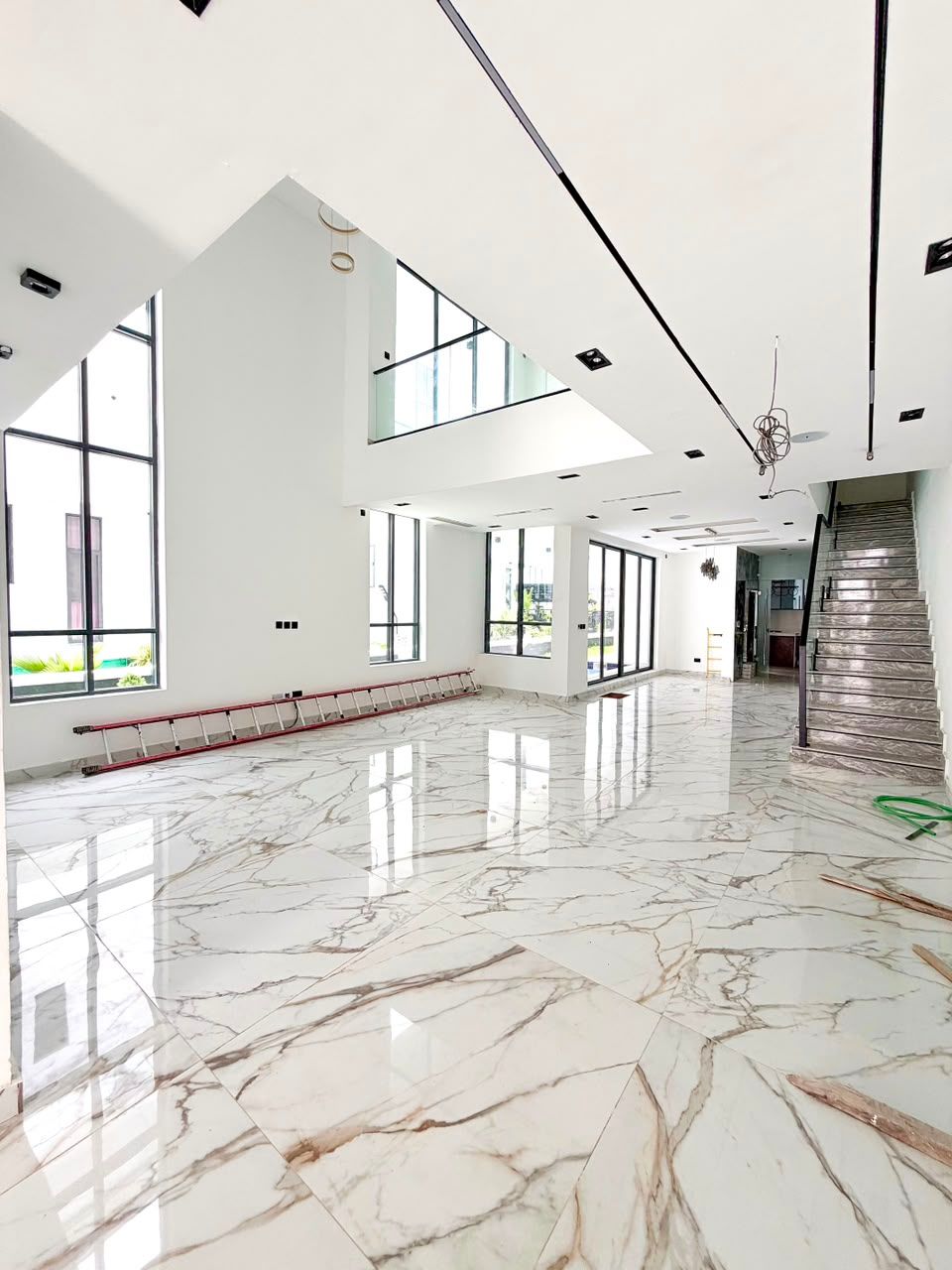 5 Bedroom Duplex / Bq  / Ikate /  1.4B 2