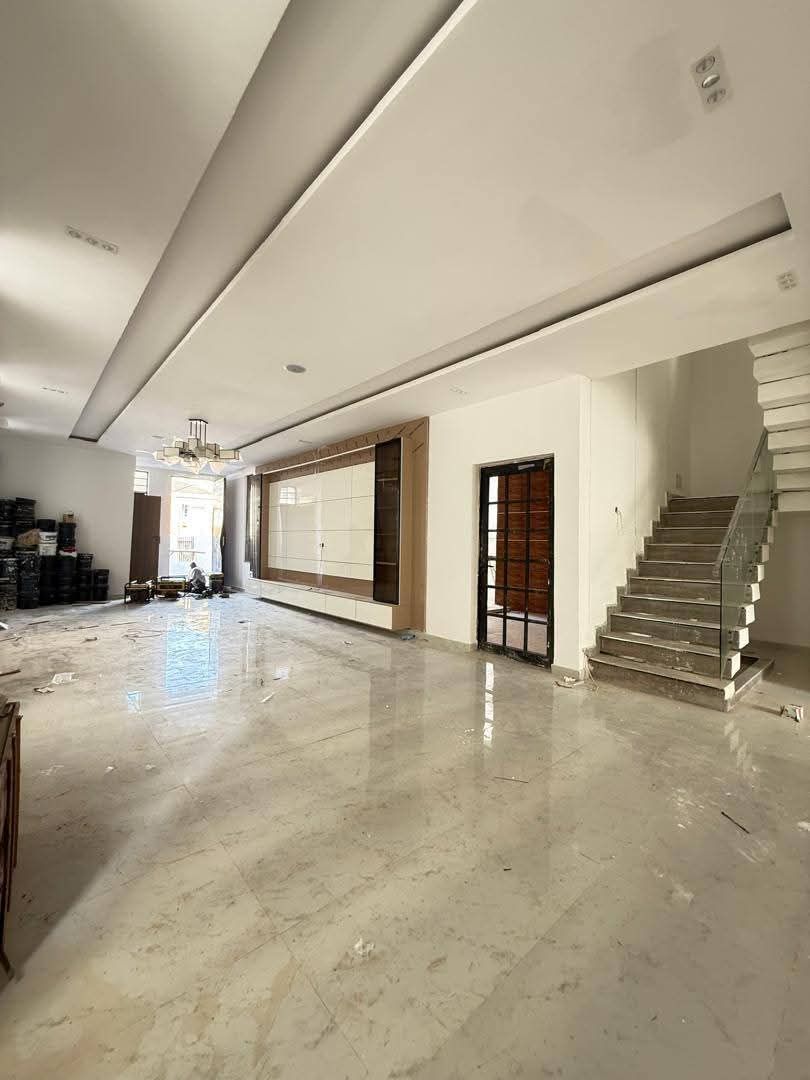 ✨ Luxury 5-Bedroom Fully Detached Duplex with Swimming Pool, Gym, Cinema & Rooftop Terrace / Osapa  / 700m 3