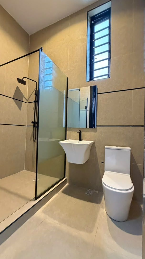 LUXURY 5BEDROOM FULLY DETACHED DUPLEX FOR SALE  / 550M / Chevron Toll Gate / 14
