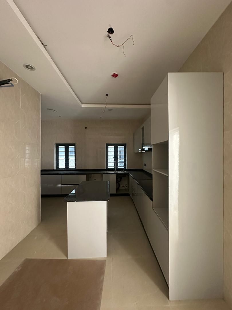 Lekki Phase 1  A 3 bedroom flat + BQ on the 5th floor of a fully serviced 4
