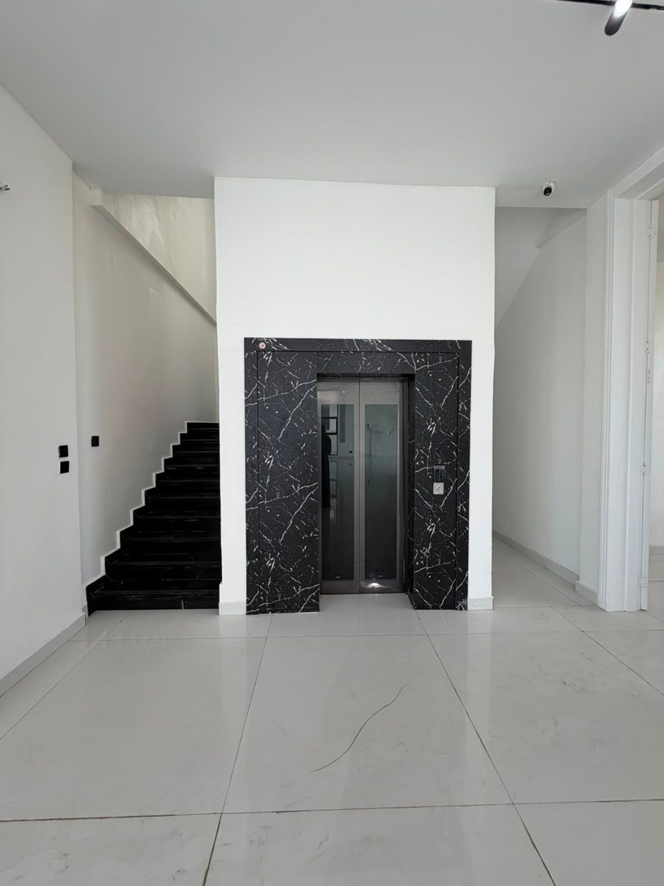 CONTEMPORARY 5BEDROOM SPACIOUS MANSION, WITH SWIMMING POOL, CINEMA, GYM, ROOFTOP TERRACE, OFFICE SPACE, BQ, AND SO MUCH MORE 14