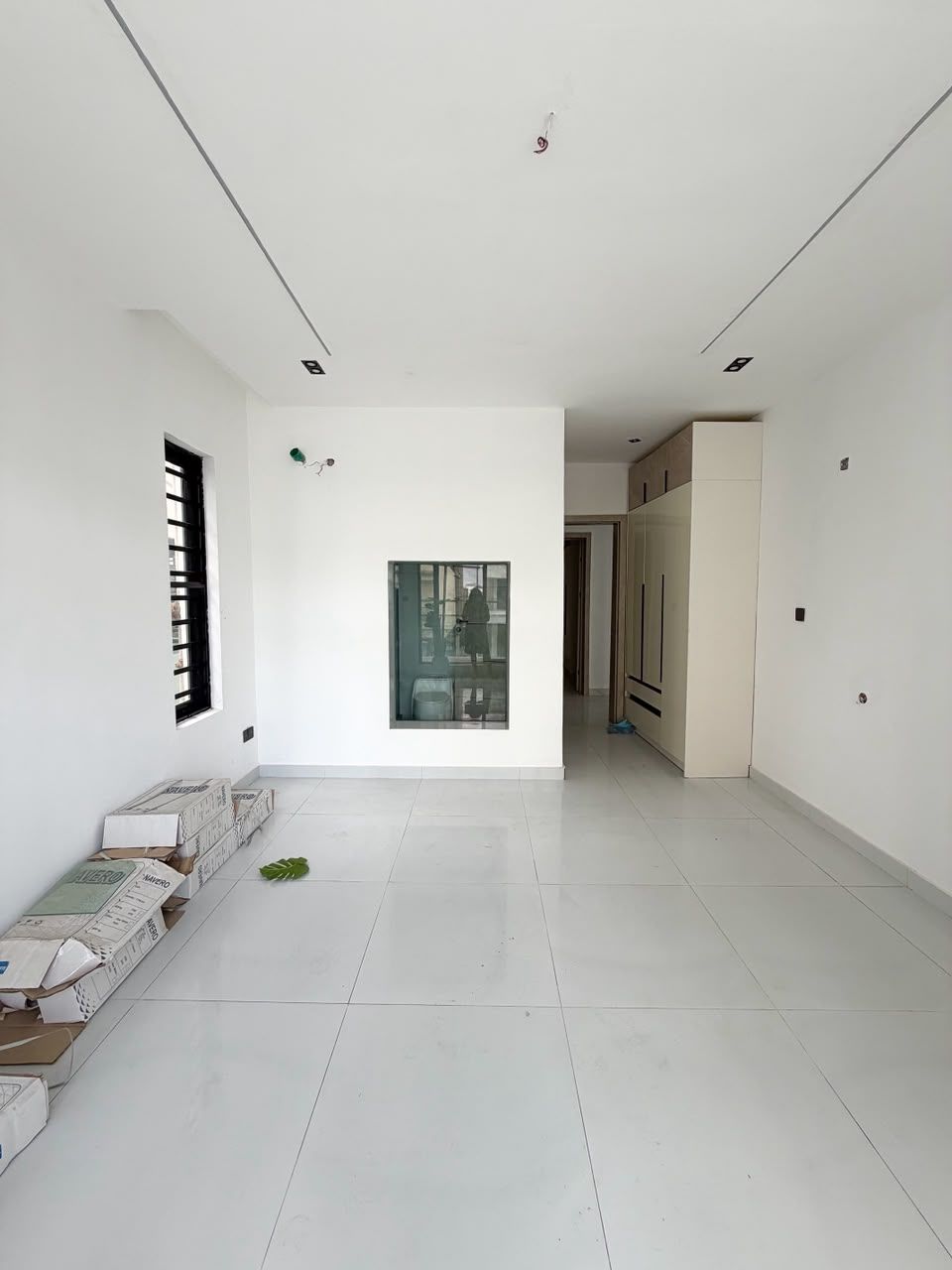 2Bedroom apartment 320m Lekki phase 1 10