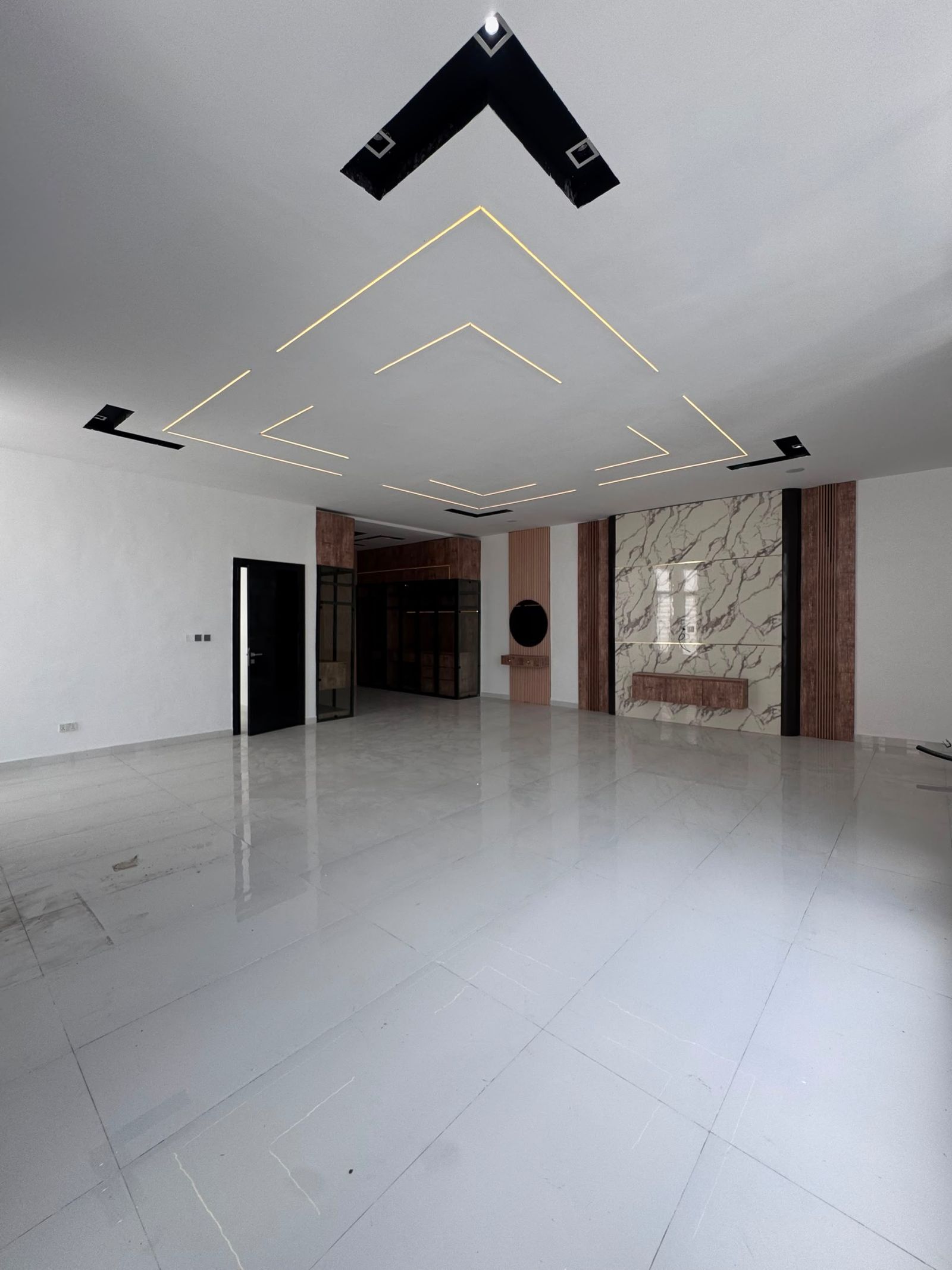 NEWLY BUILT 5BEDROOM FULLY DETACHED DUPLEX / 850m / Chevron, Lagos. 4