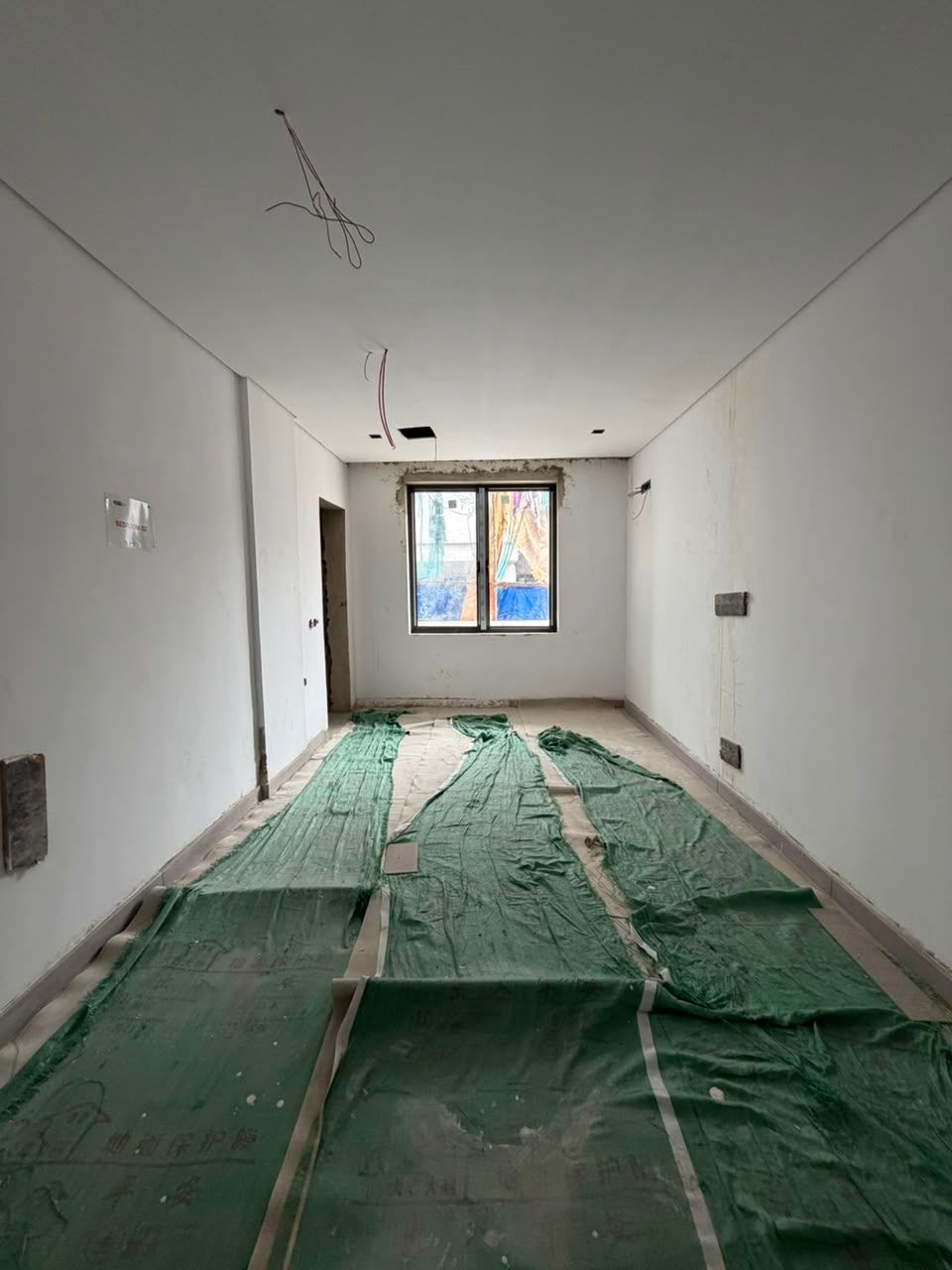 3 BED APARTMENT | ONIRU, VI | N700M 2 Bedroom Apartment plus bq: N500M 3 Bedroom Apartment plus bq: N700M Contact us to secure this property at best price. Features: Maisonette | Secured Area | Living Room | All Rooms En-suite | | Fitted Kitchen | Gas burner | Oven | Heat Extractor | Water heater | Walk-in Closet | Walk-In Shower | Spacious Rooms | Elevator | Swimming Pool | BQ | Laundry Room | Terrace 5