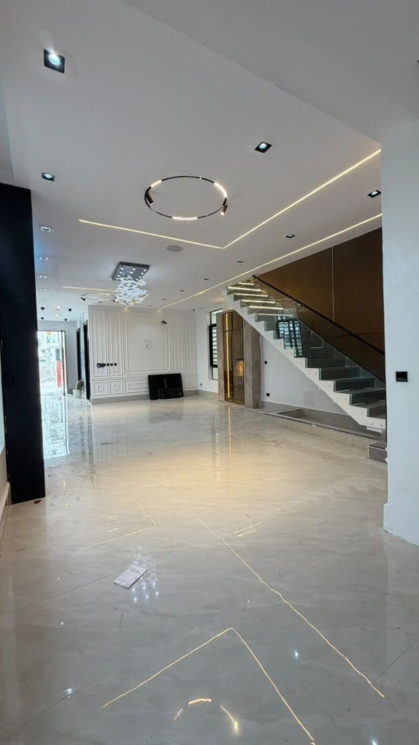 LUXURY 5BEDROOM FULLY DETACHED DUPLEX FOR SALE  / 550M / Chevron Toll Gate / 6