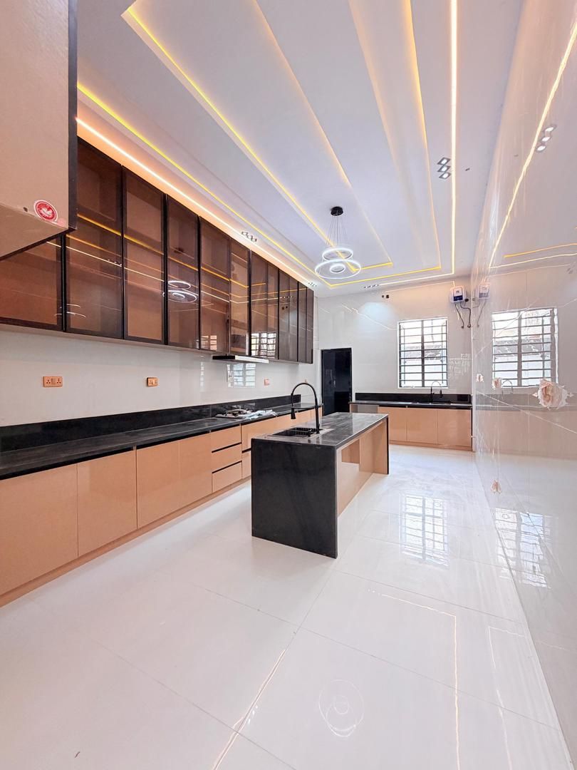 5 BEDROOM FULLY DETACHED + BQ POOL & GYM / 330m / Sangotedo Ajah 11