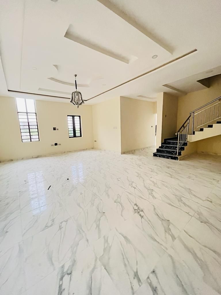 Brand new 6bed room and two room boys quarter,  Sitting on 600sqm 3