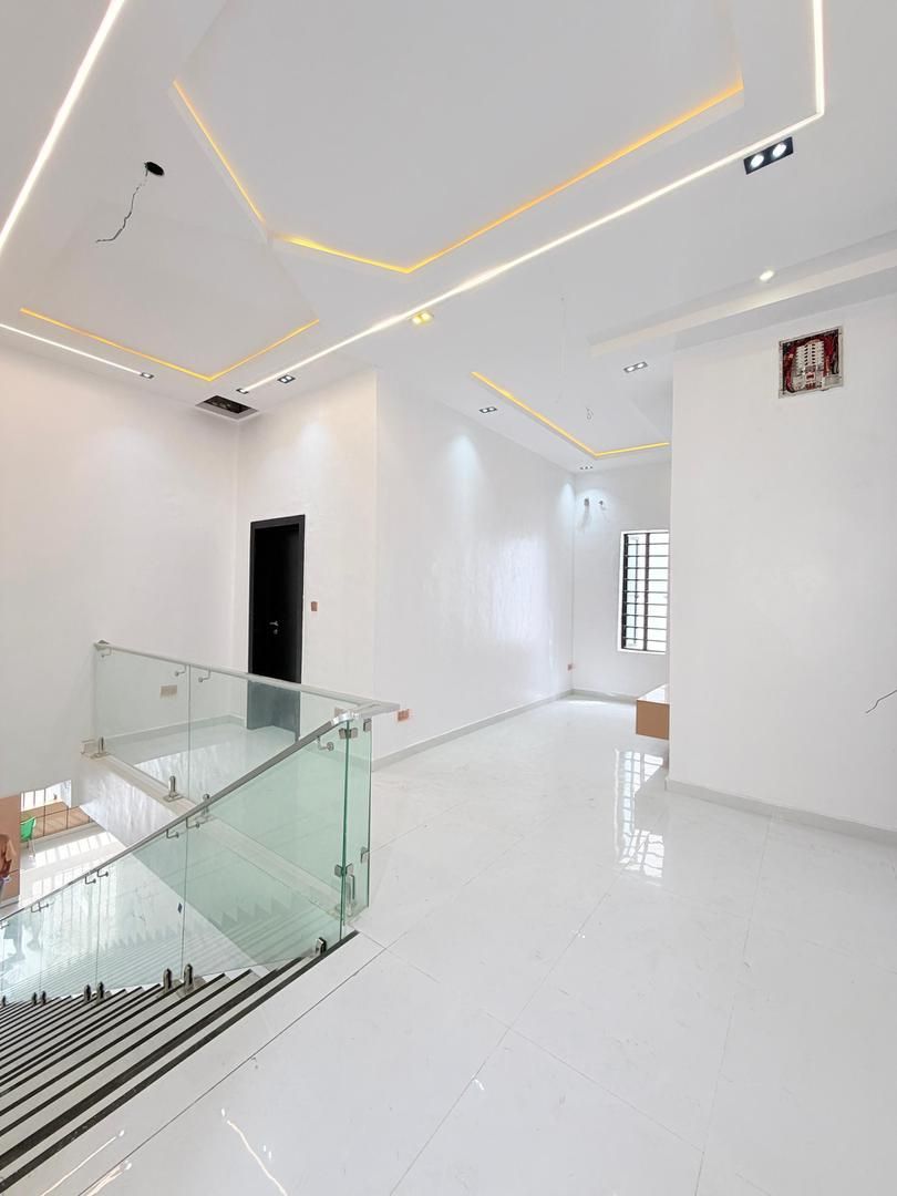 5 BEDROOM FULLY DETACHED + BQ POOL & GYM / 330m / Sangotedo Ajah 8