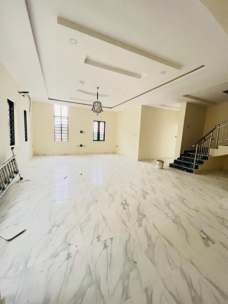 Brand new 6bed room and two room boys quarter,  Sitting on 600sqm 2
