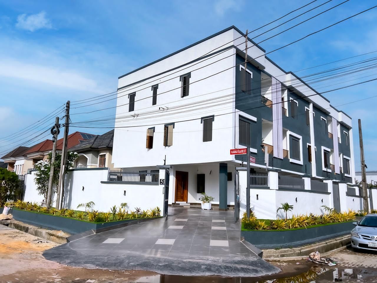 Lekki Phase  1 Proper , 4 bedrooms terraces with a private compound 10