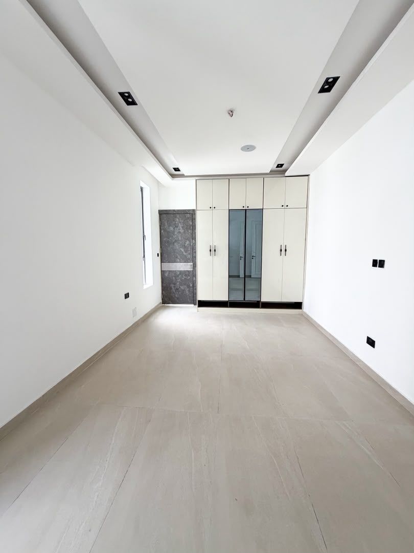 5 Bedroom Duplex / Bq  / Ikate /  1.4B 12