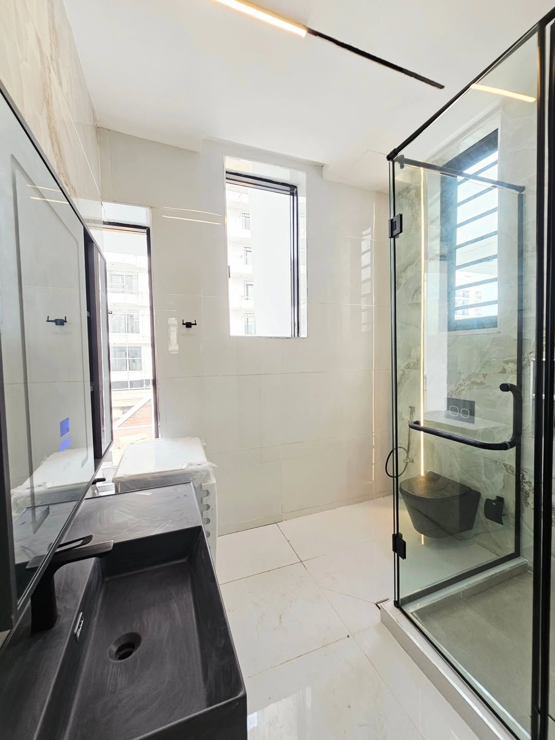 5Bedrooms detached duplex in lekki Phase1 proper off Admiralty N1.2BN 11