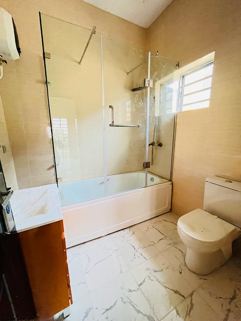 Brand new 6bed room and two room boys quarter,  Sitting on 600sqm 13