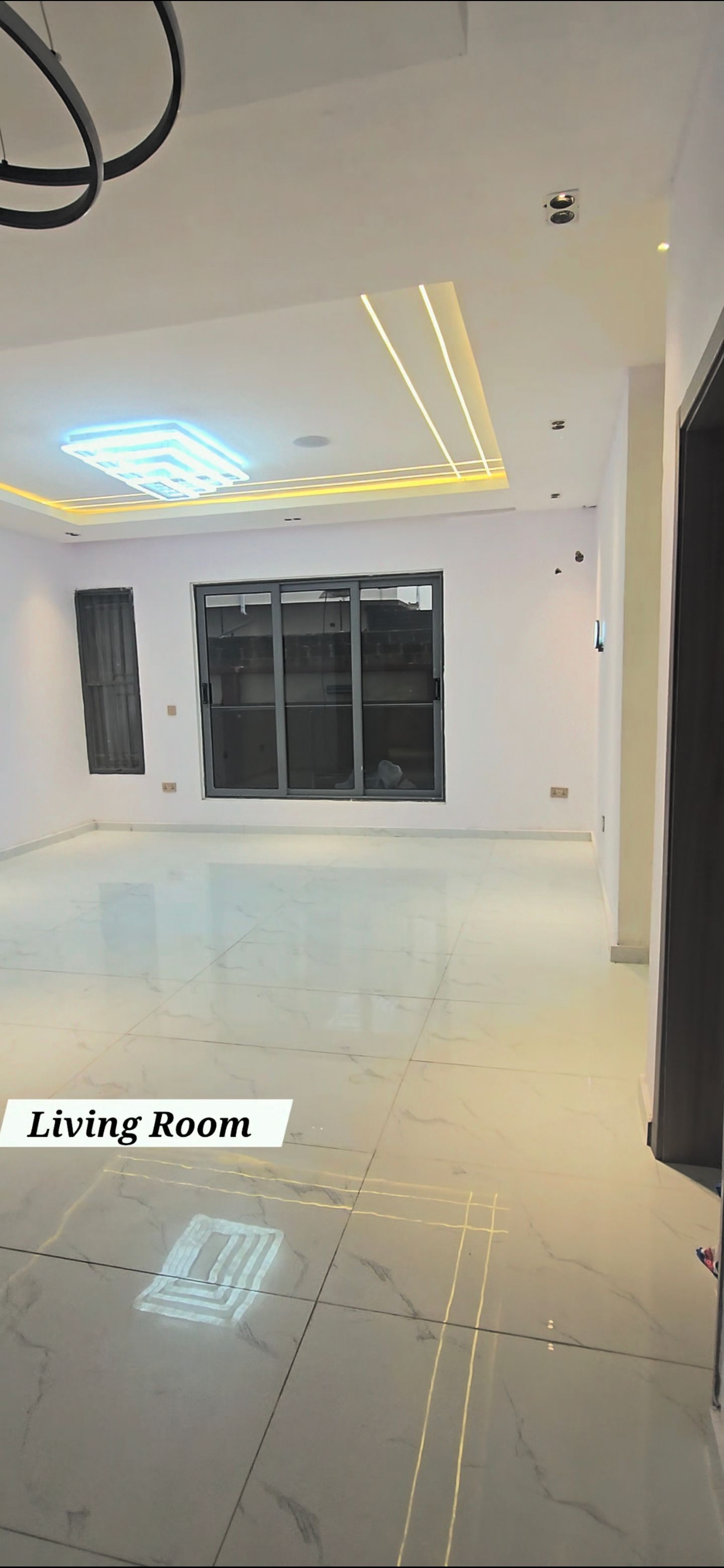 4-Bedroom Apartments / Bq  / Ikeja Gra  / 500M 9
