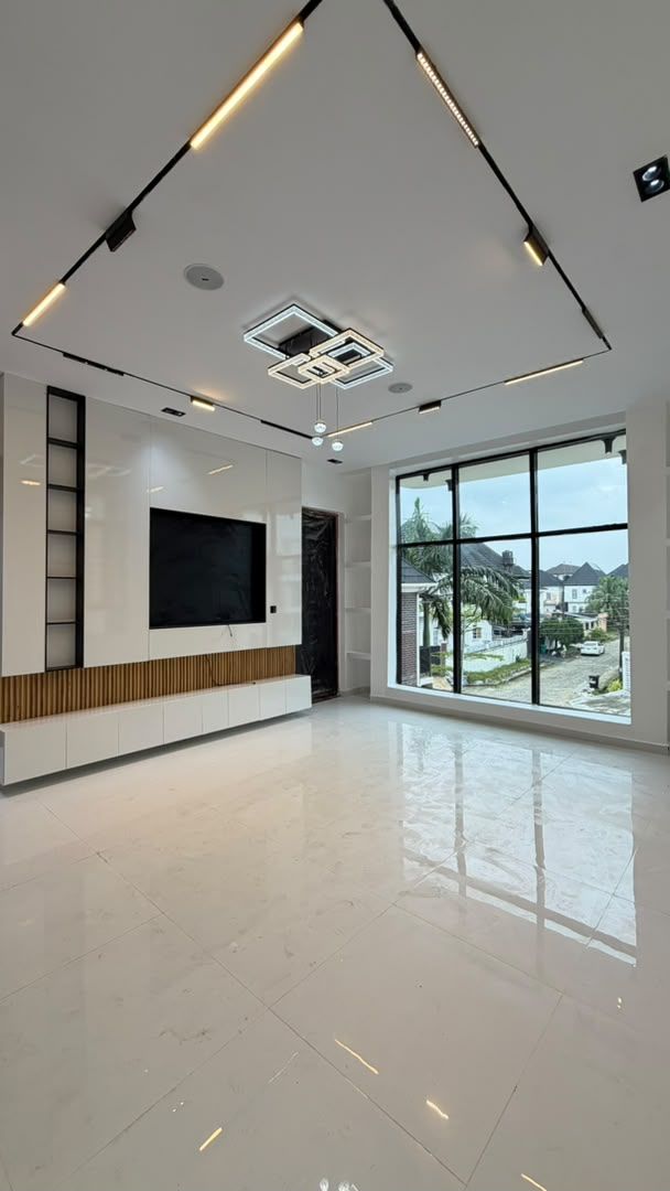 LUXURY 5BEDROOM FULLY DETACHED DUPLEX FOR SALE  / 550M / Chevron Toll Gate / 4