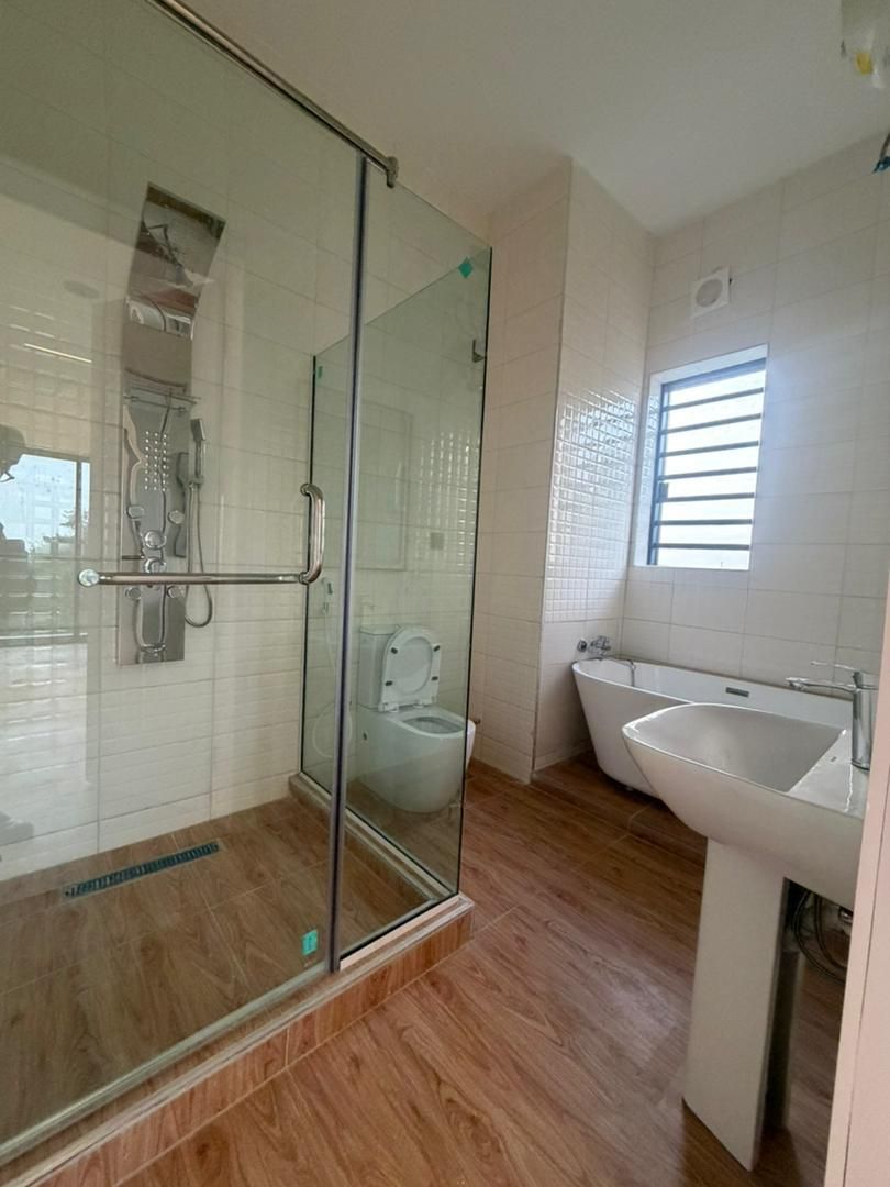 3-bedroom Apartment / Bq / ikeja Gra / 420 15