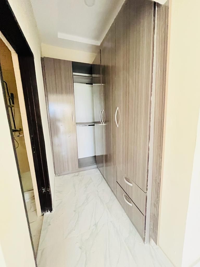 Brand new 6bed room and two room boys quarter,  Sitting on 600sqm 14