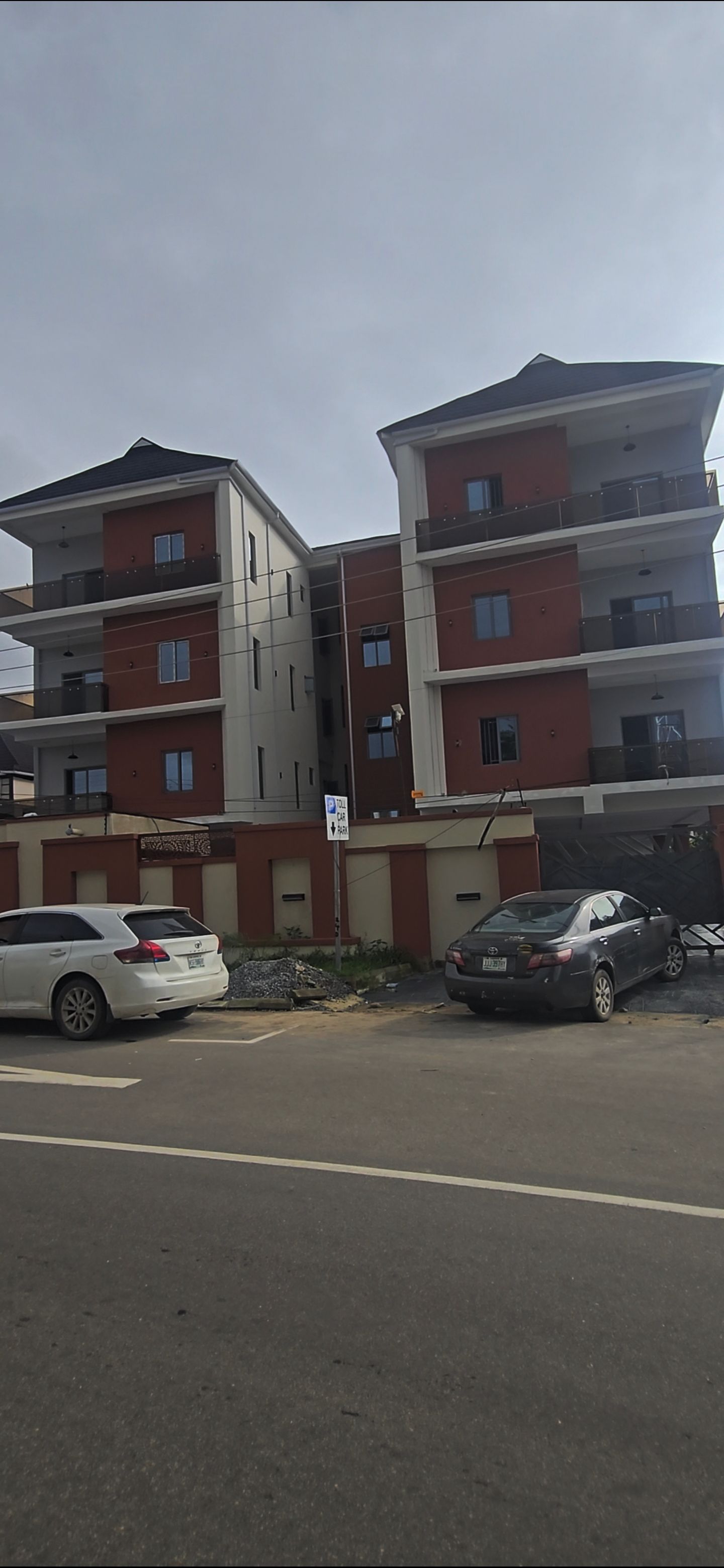 4-Bedroom Apartments / Bq  / Ikeja Gra  / 500M