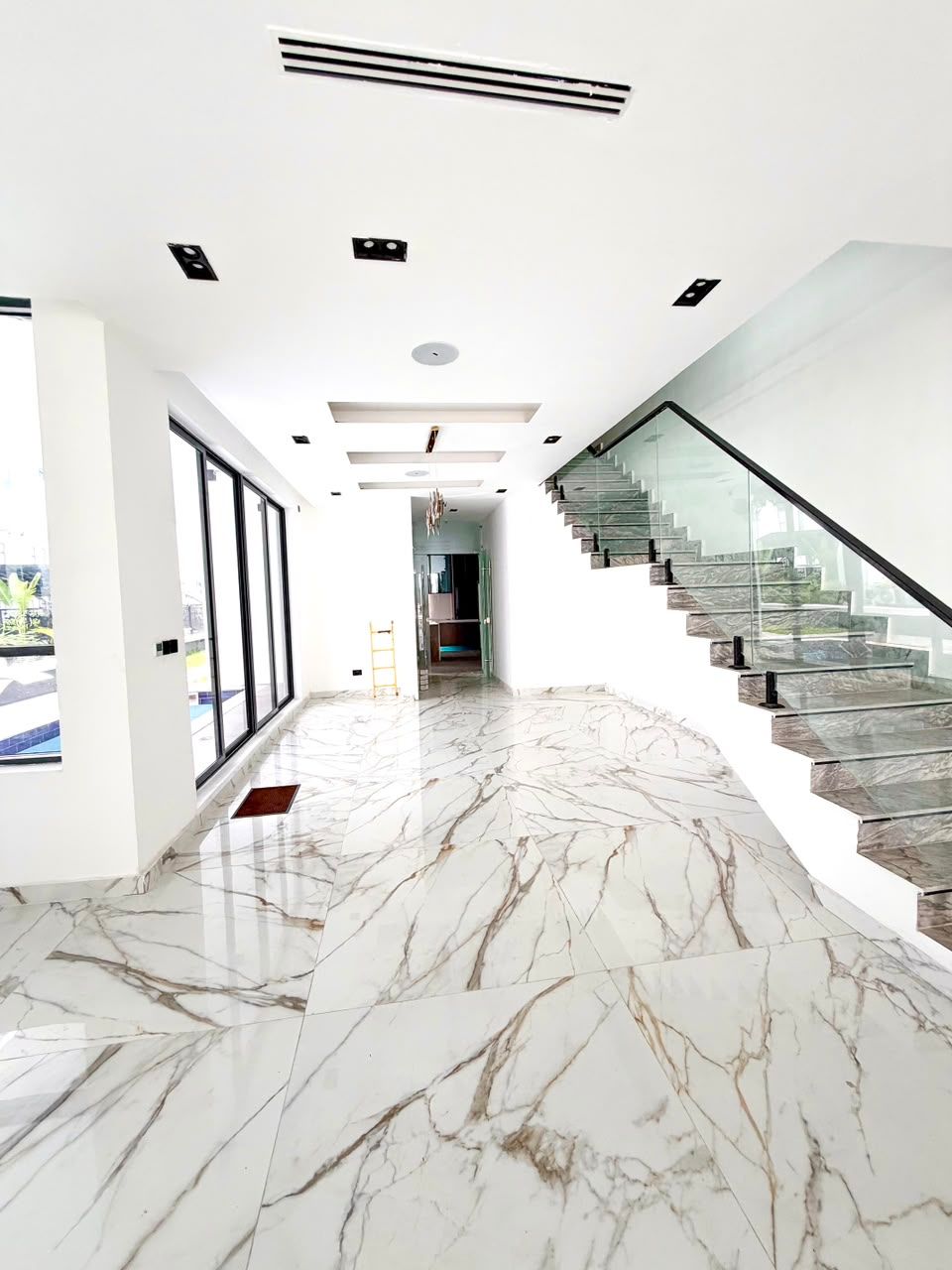 5 Bedroom Duplex / Bq  / Ikate /  1.4B 4