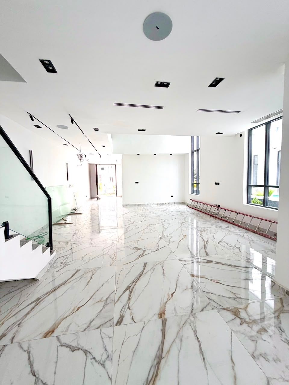 5 Bedroom Duplex / Bq  / Ikate /  1.4B 5