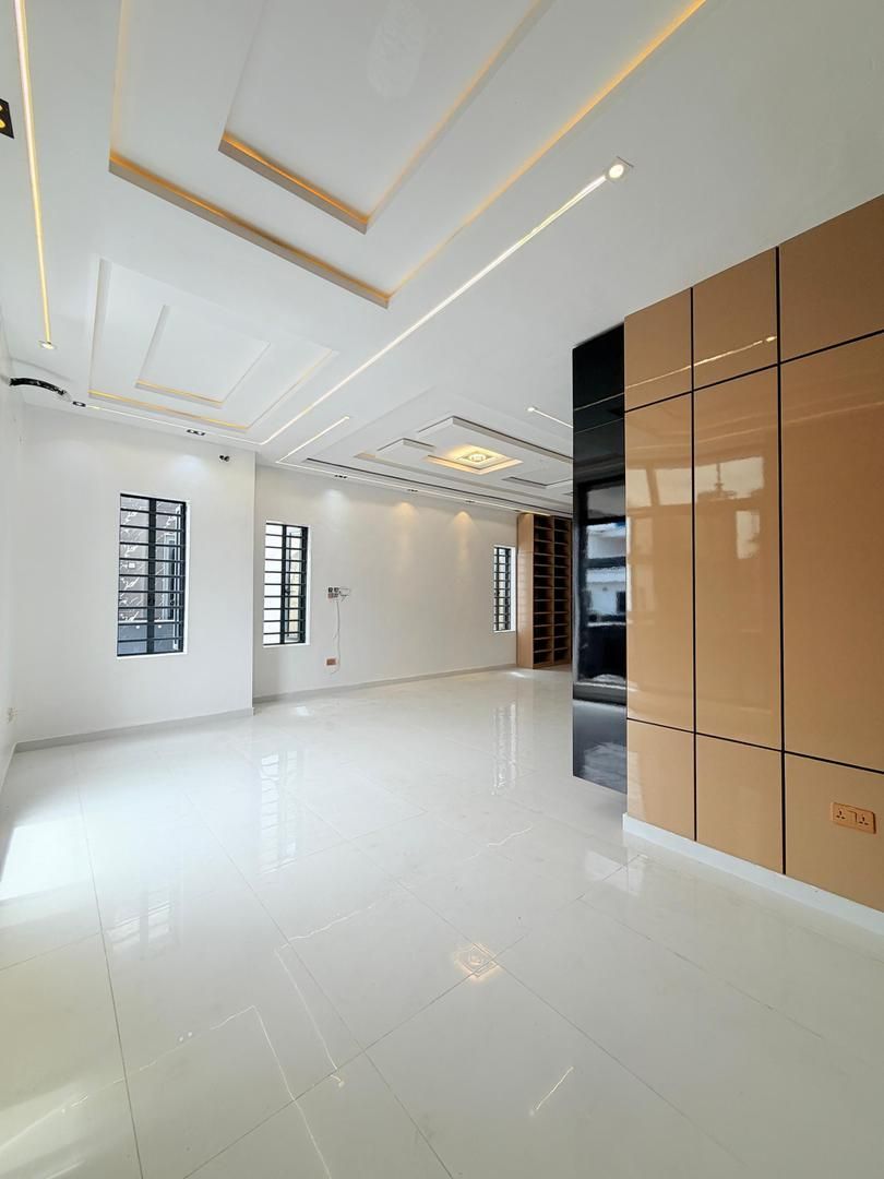 5 BEDROOM FULLY DETACHED + BQ POOL & GYM / 330m / Sangotedo Ajah 7