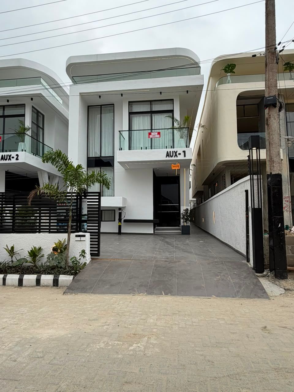 5 BEDROOM DUPLEX ORCHID 470M  POOL AND OFFICE SPACE
