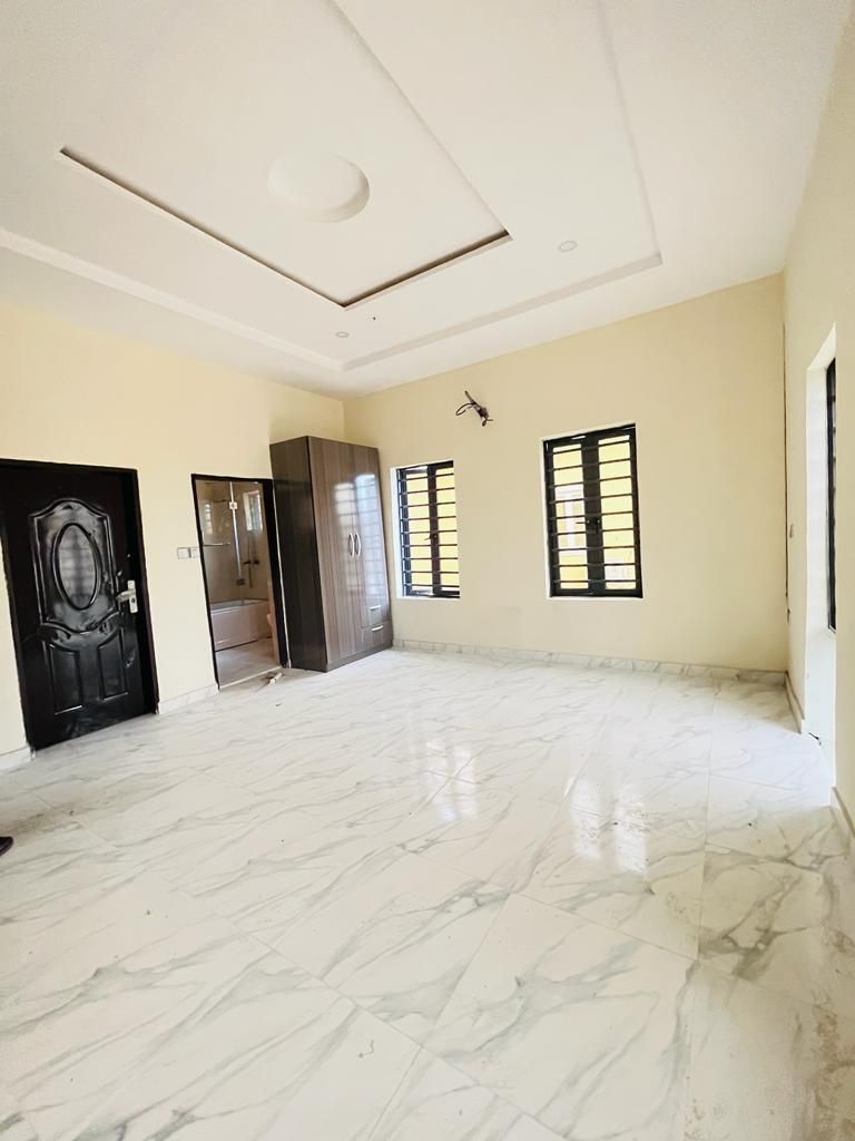 Brand new 6bed room and two room boys quarter,  Sitting on 600sqm 12