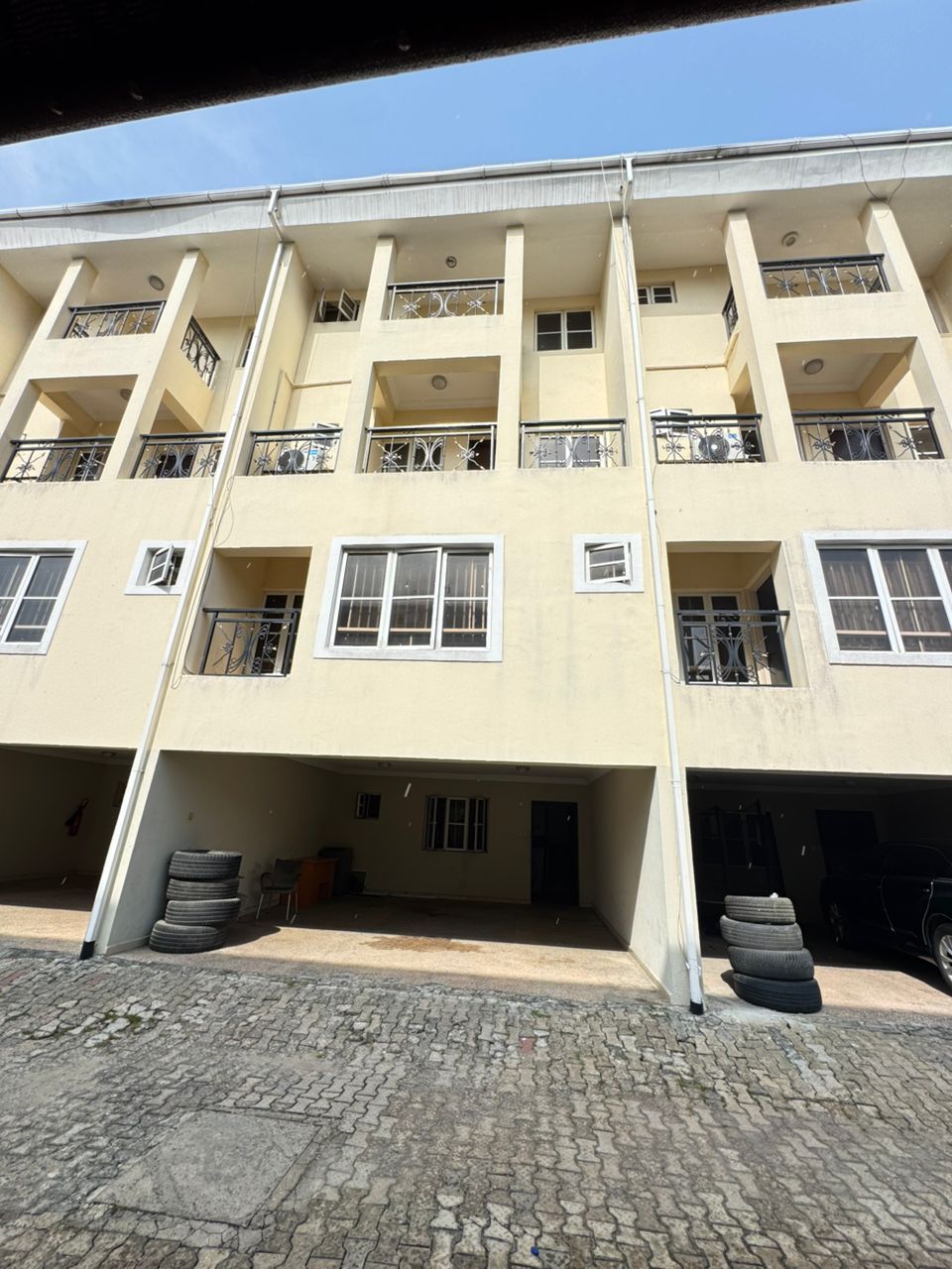 4 Bedroom Fully Serviced & Fully Furnished  Duplex (2 Floors) available for rent / ₦30 Million per annum / Oniru