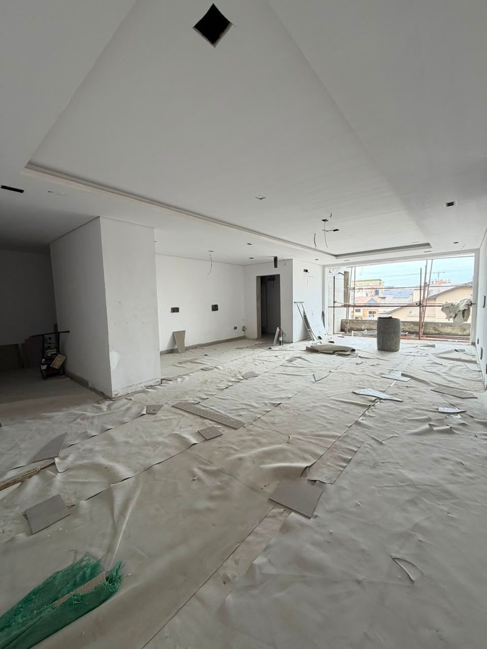 3 BED APARTMENT | ONIRU, VI | N700M 2 Bedroom Apartment plus bq: N500M 3 Bedroom Apartment plus bq: N700M Contact us to secure this property at best price. Features: Maisonette | Secured Area | Living Room | All Rooms En-suite | | Fitted Kitchen | Gas burner | Oven | Heat Extractor | Water heater | Walk-in Closet | Walk-In Shower | Spacious Rooms | Elevator | Swimming Pool | BQ | Laundry Room | Terrace 11