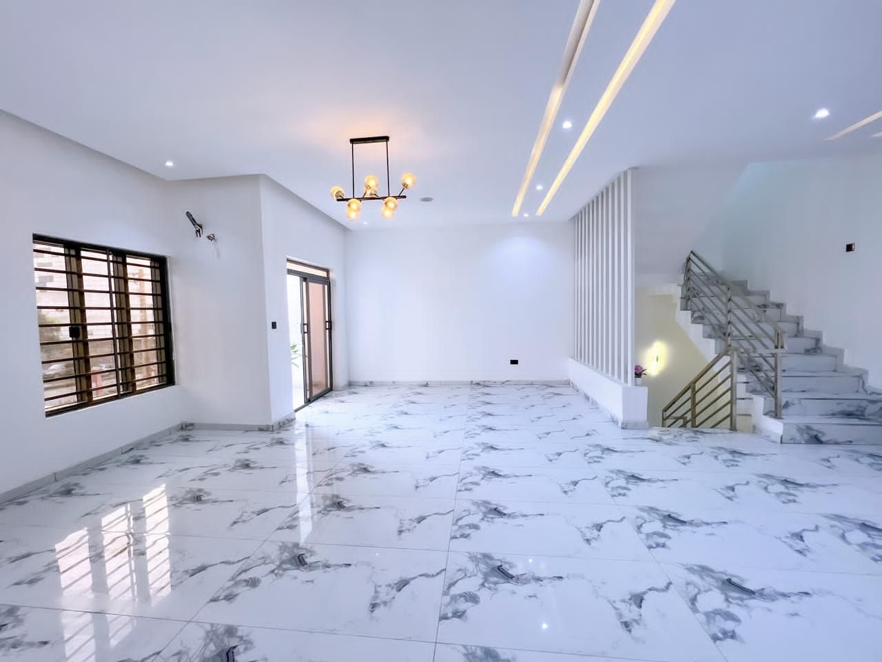 Lekki Phase  1 Proper , 4 bedrooms terraces with a private compound 13
