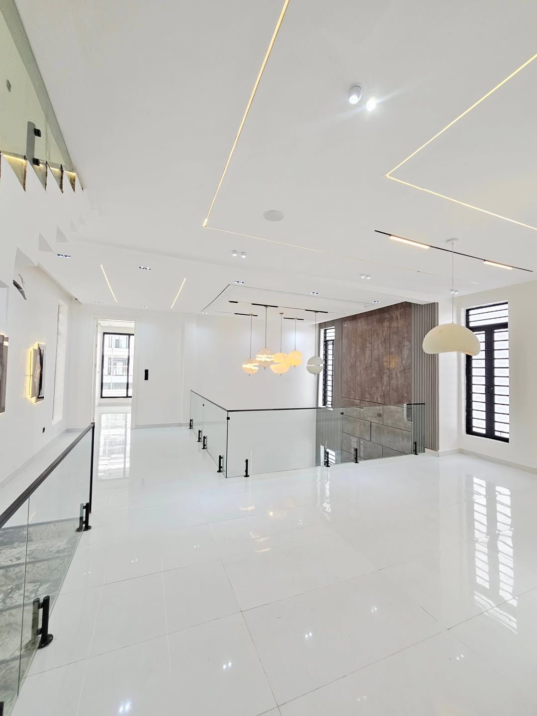 5Bedrooms detached duplex in lekki Phase1 proper off Admiralty N1.2BN 7