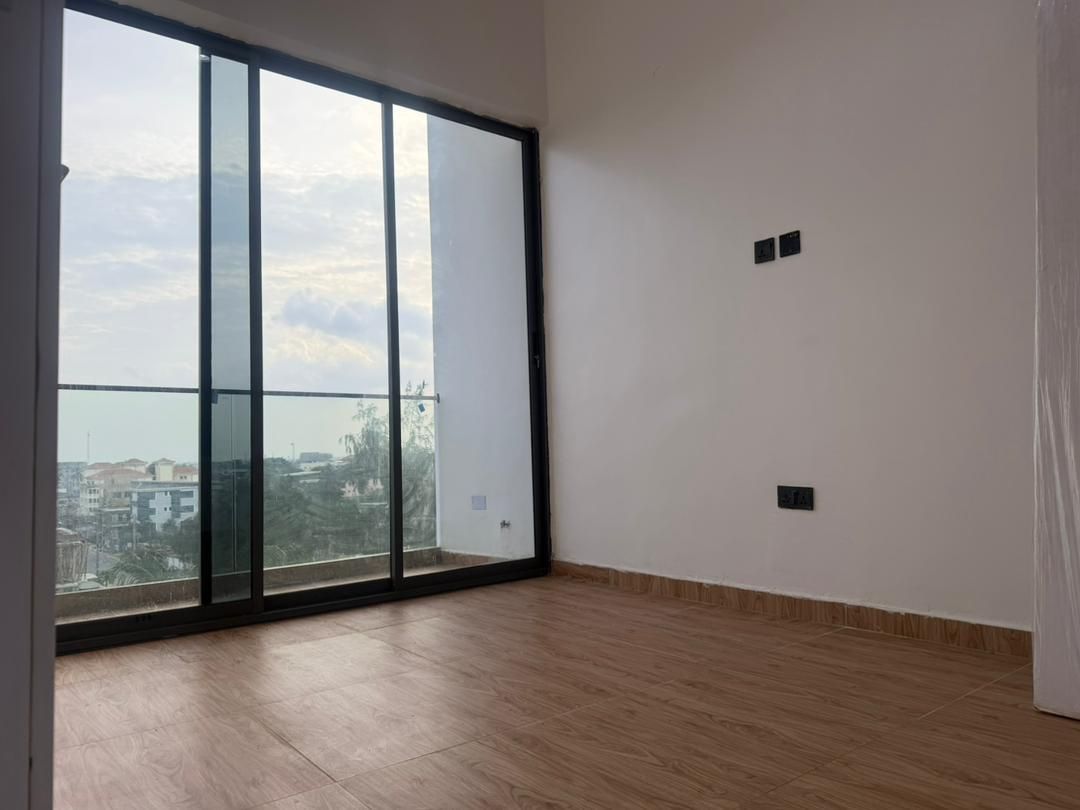 3-bedroom Apartment / Bq / ikeja Gra / 420 5