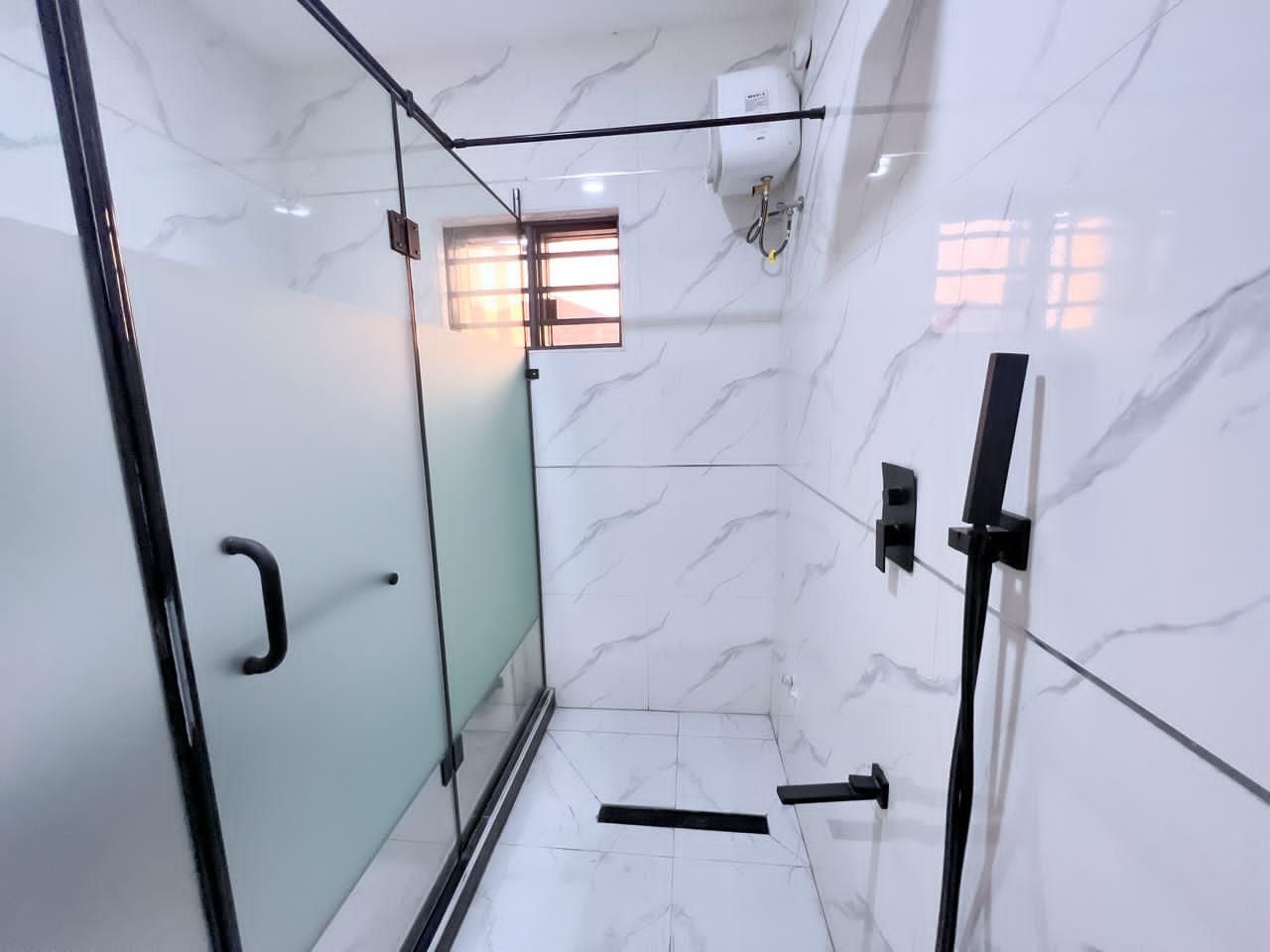 Lekki Phase  1 Proper , 4 bedrooms terraces with a private compound 9