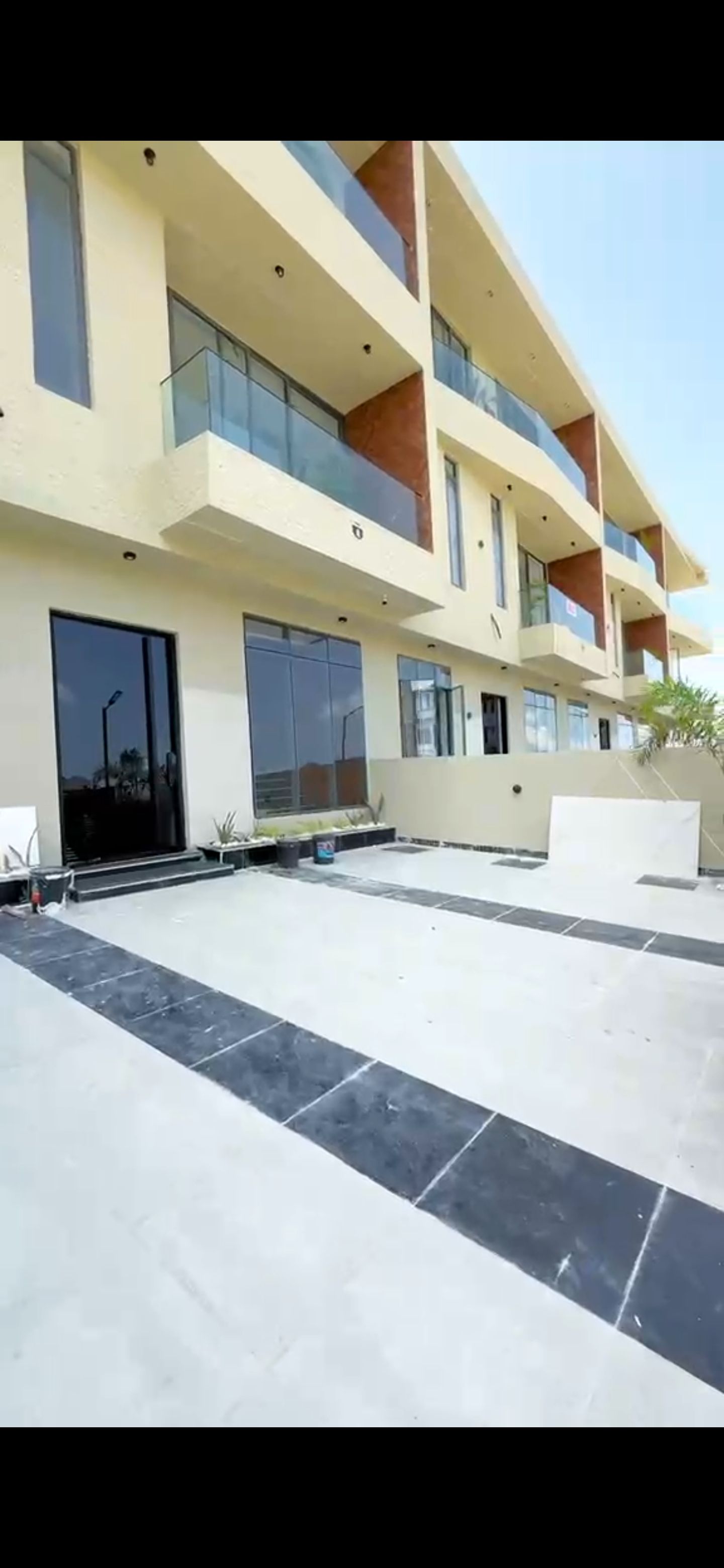 5Bedrooms/ Off Freedom-way Lekki phase1/600m 2