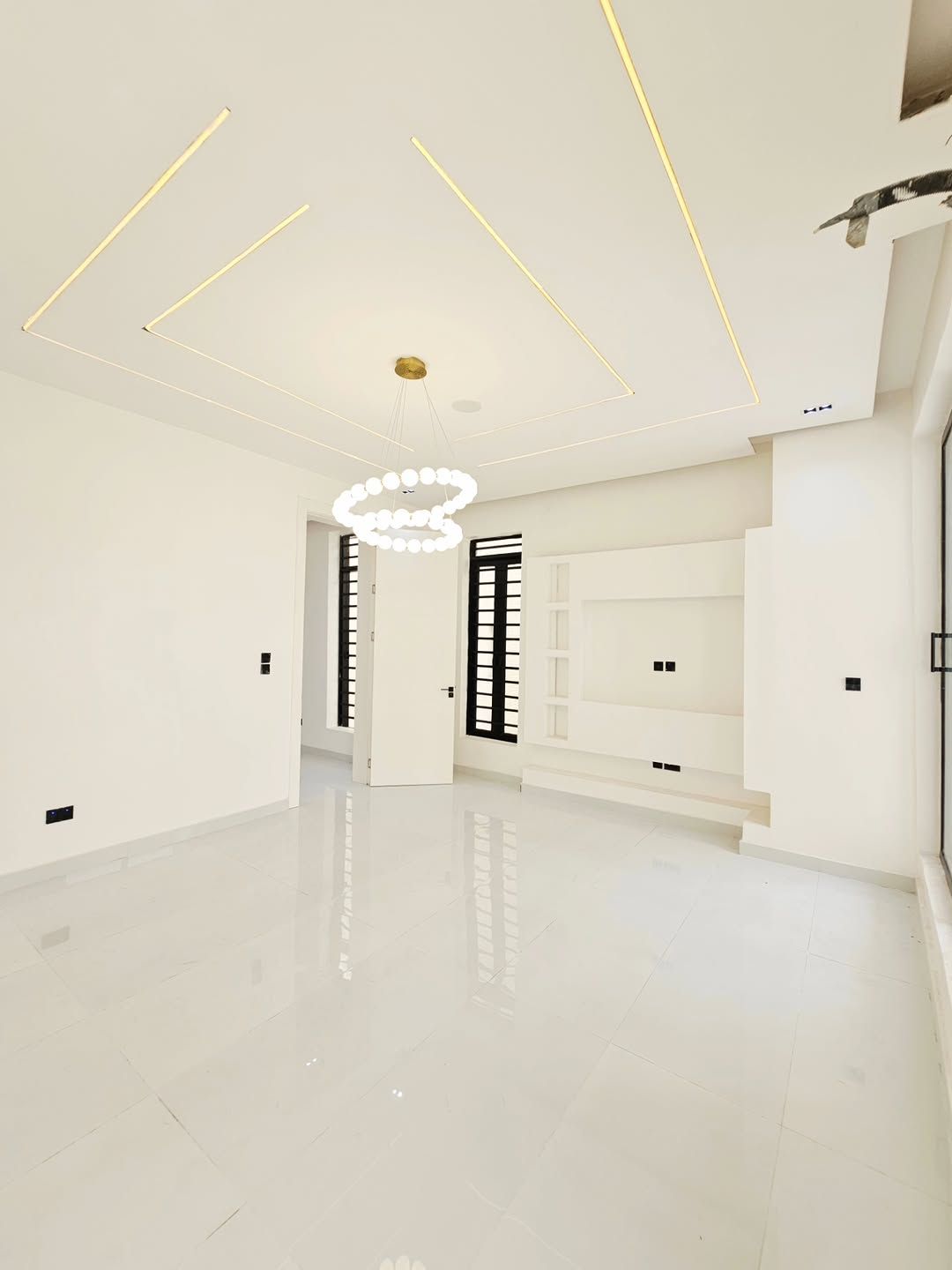 5Bedrooms detached duplex in lekki Phase1 proper off Admiralty N1.2BN 9