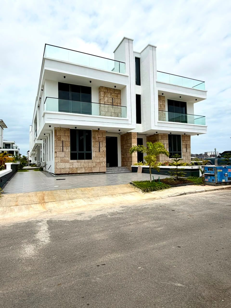 5 Bedroom Duplex / Bq  / Ikate /  1.4B