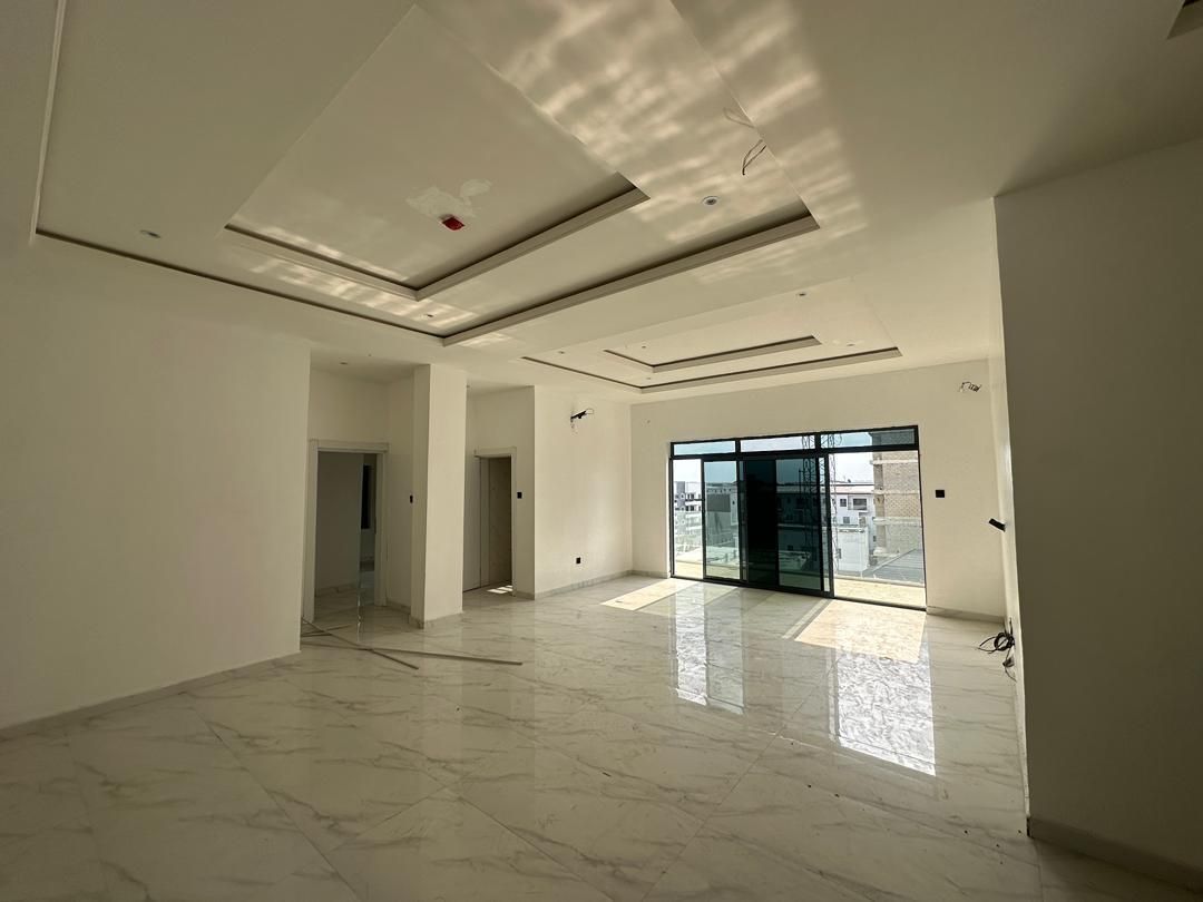 Lekki Phase 1  A 3 bedroom flat + BQ on the 5th floor of a fully serviced 3