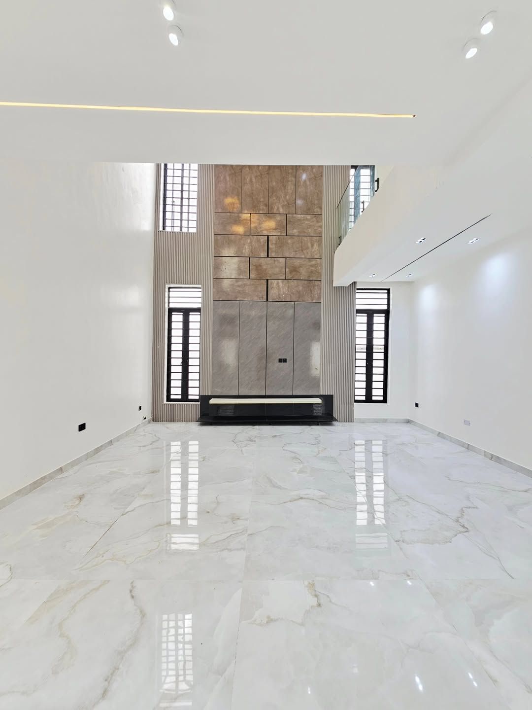5Bedrooms detached duplex in lekki Phase1 proper off Admiralty N1.2BN 8