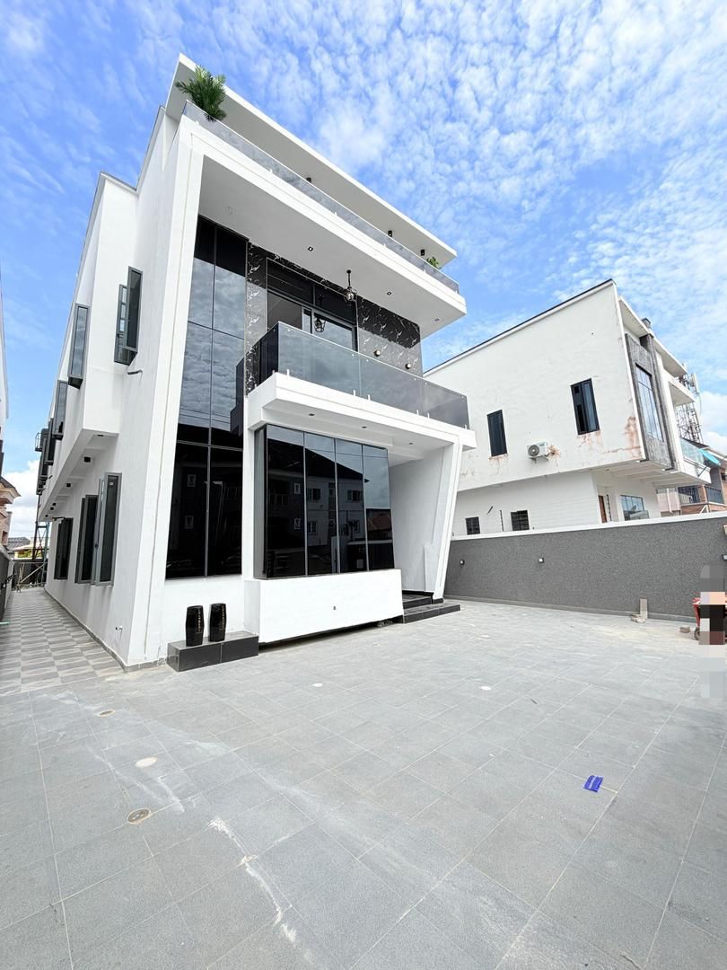5 BEDROOM FULLY DETACHED + BQ POOL & GYM / 330m / Sangotedo Ajah 2