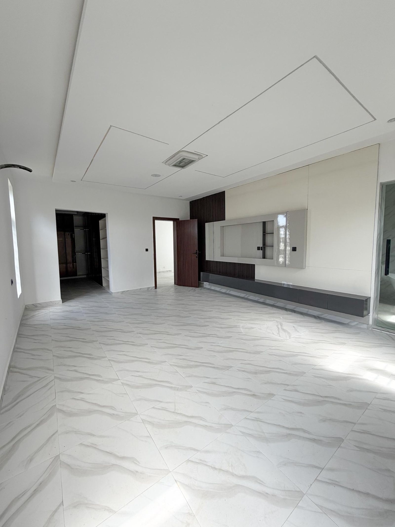 5 bedroom duplex Chevron/ 720M / Pool / Bq 13