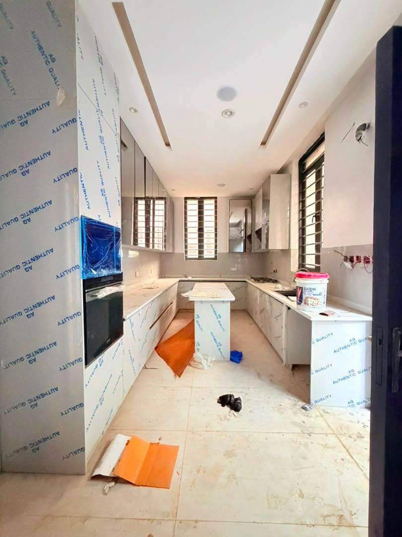 Lovely 4 Bedroom Semi Detached Duplex with Bq / Omole Phase 2 /₦550M  / C.of.O 8